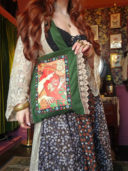 L'ermitage Emerald Lace