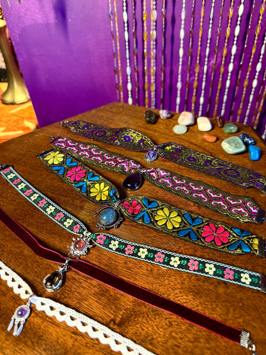 Elixir Amulet Choker