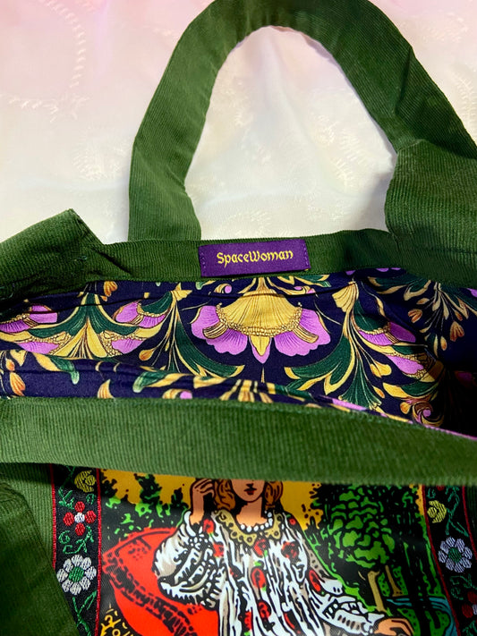 The Empress Emerald Lace