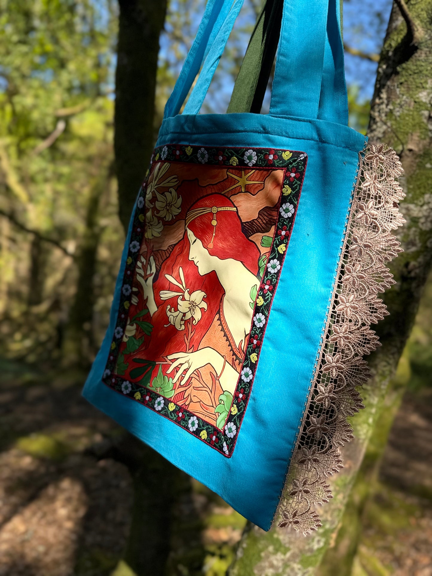 Shalott Tapestry Tote Bag Blue with Lace