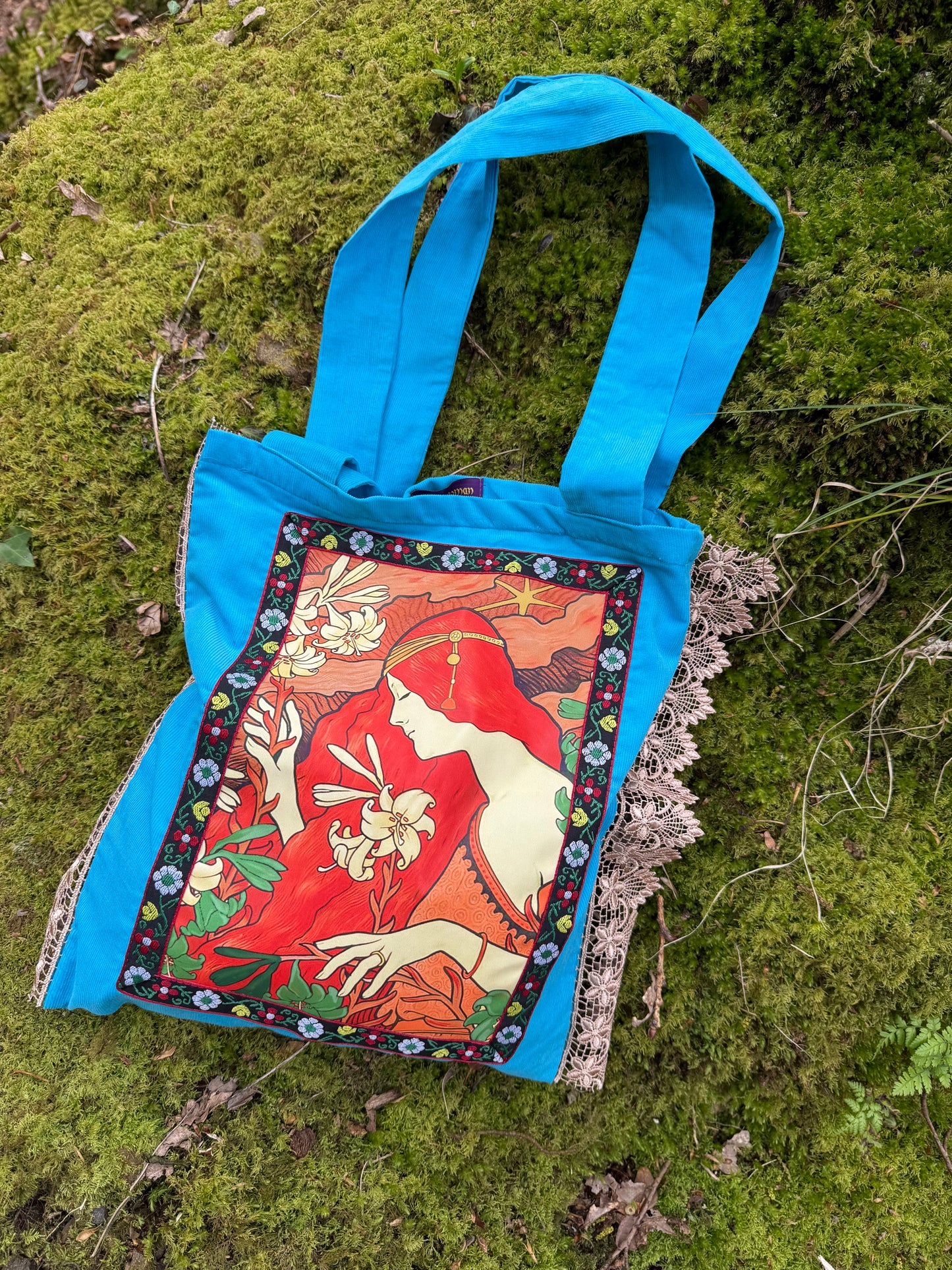 Shalott Tapestry Tote Bag Blue with Lace