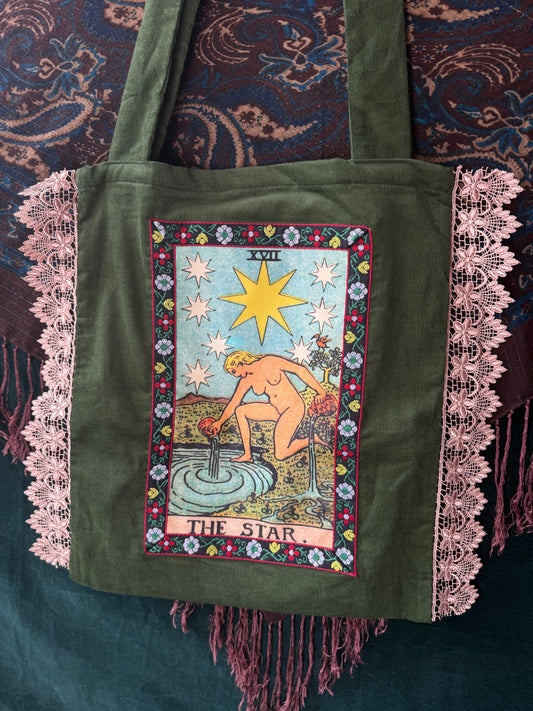 The Star Emerald Lace