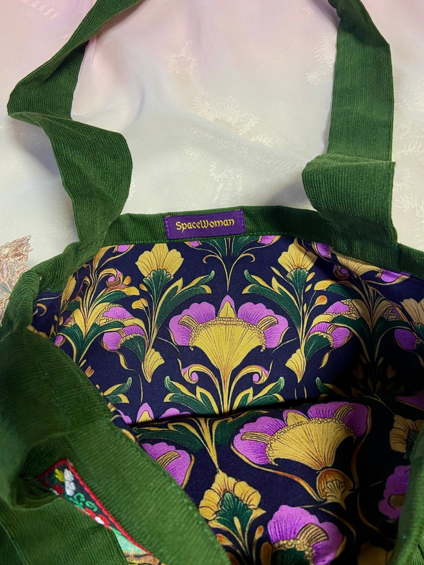 The Star Emerald Lace